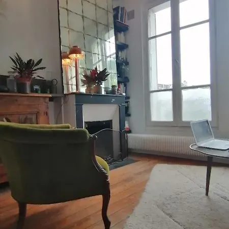Lägenhet Avec Vue Exceptionnelle A Montmartre. *