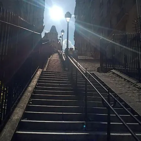 Lägenhet Avec Vue Exceptionnelle A Montmartre. Paris