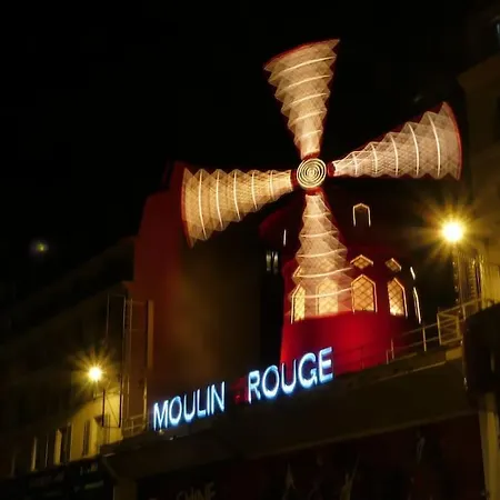 Lägenhet Avec Vue Exceptionnelle A Montmartre. *