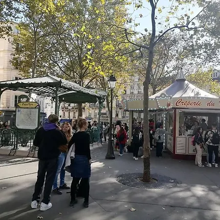 Lägenhet Avec Vue Exceptionnelle A Montmartre.