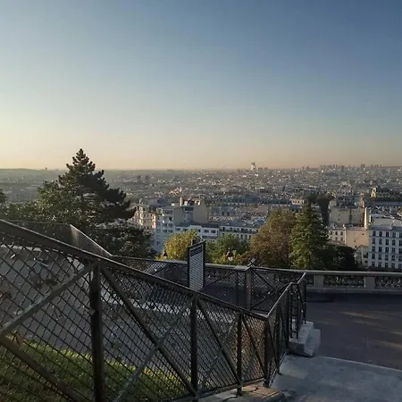 Avec Vue Exceptionnelle A Montmartre. * Paris